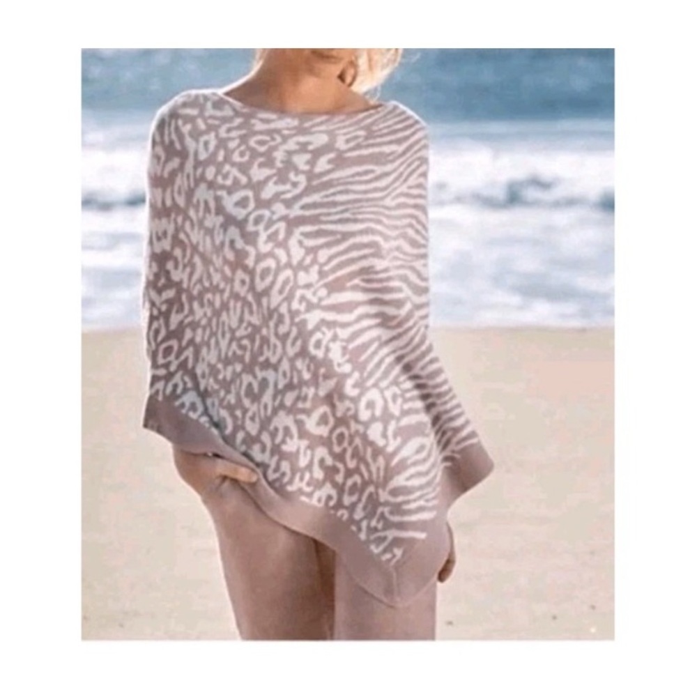 Barefoot Dreams Poncho CozyChic Ultra Lite Faded Rose Pink Animal Print New